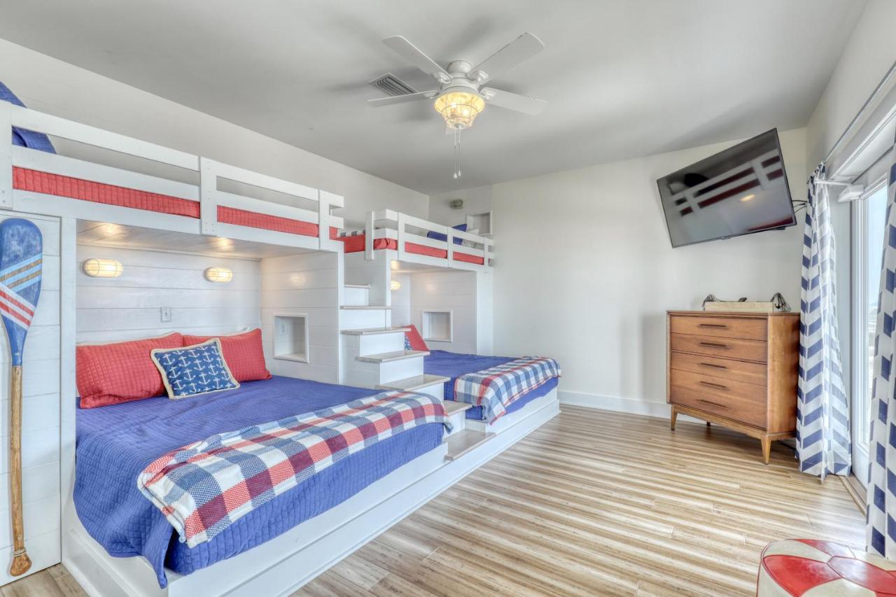Salty Seahorse - Waterfront! Pet Friendly! Game Room, Pool Table, Beautiful Views - Room For The Whole Family Home Dauphin Island Bagian luar foto